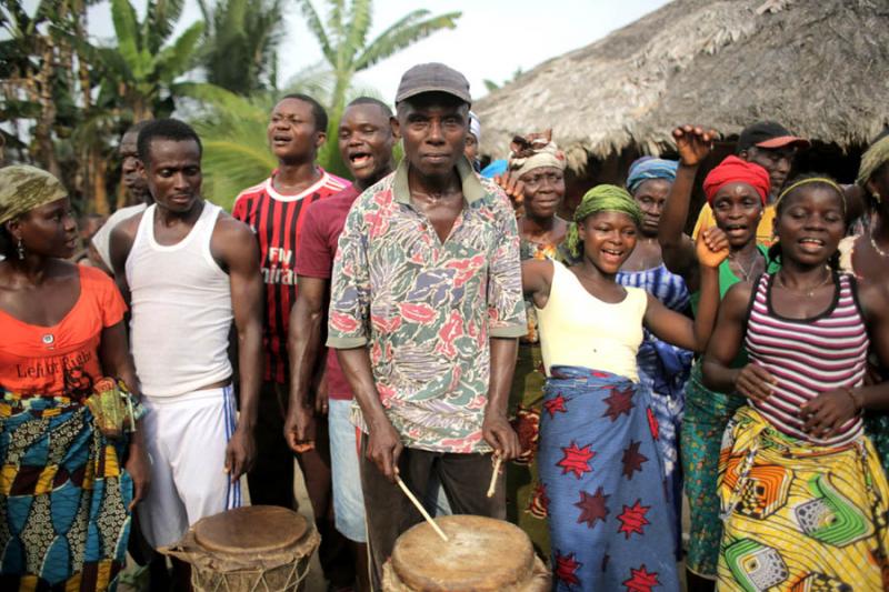 The Clan organised and came together to resist their land being grabbed. 